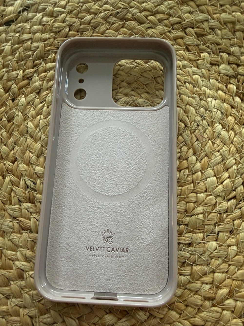 iPhone 17 pro max velvet caviar case - Picture 2 of 3